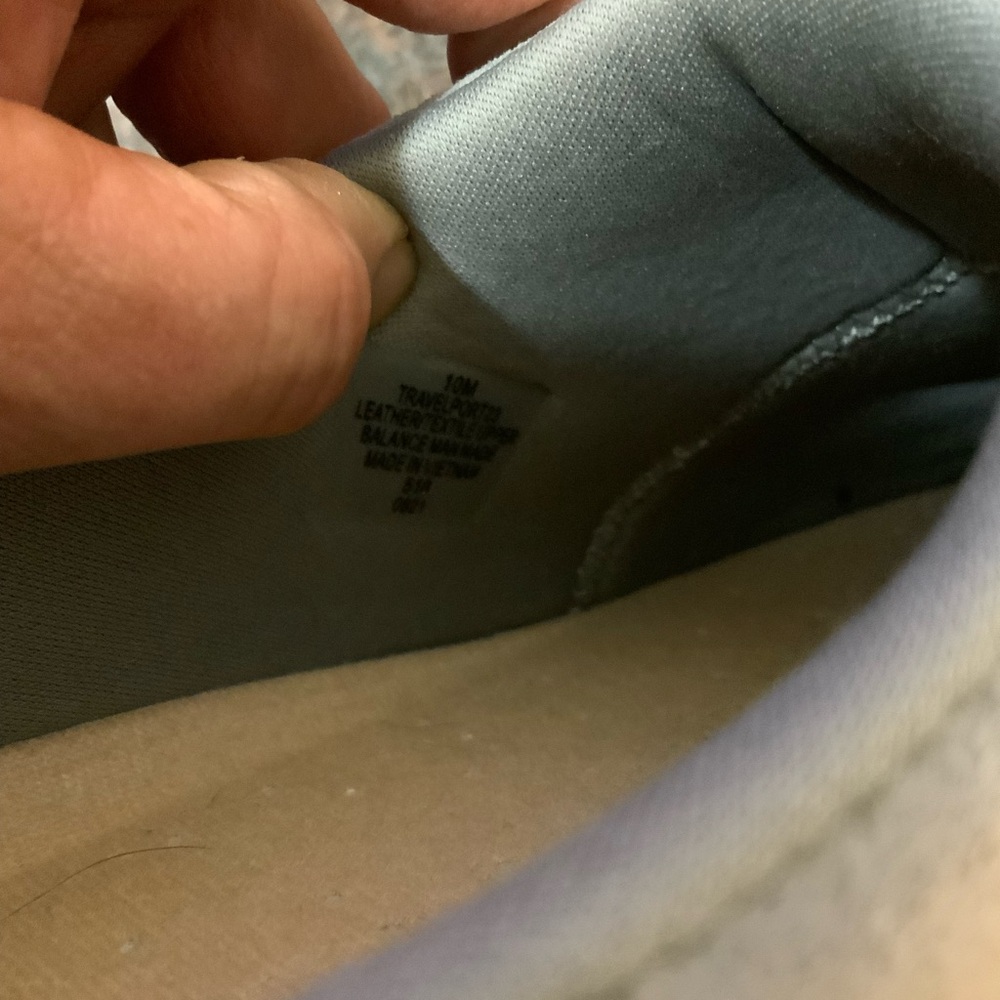 Easy Spirit Women’s Gray Slip-On Shoes. Size 10. Like new. - Picture 5 of 5